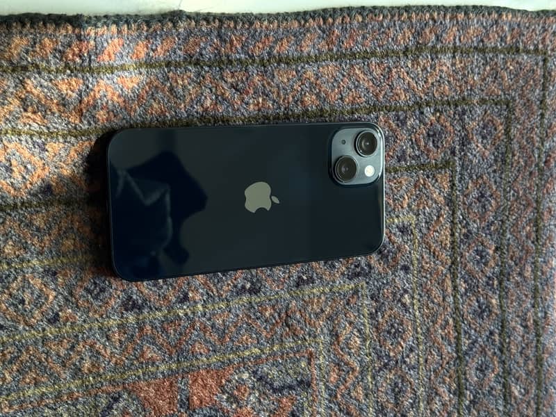 Apple iPhone 13 5