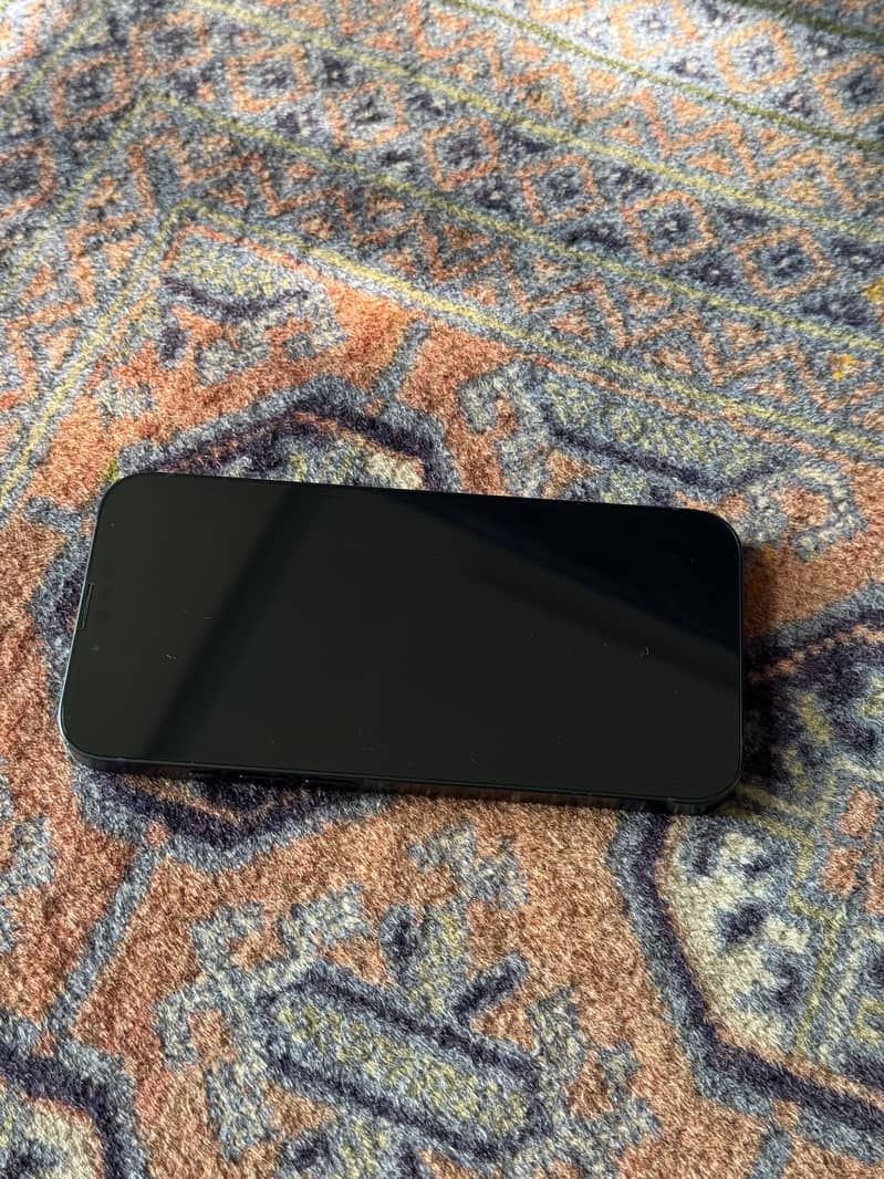 Apple iPhone 13 10