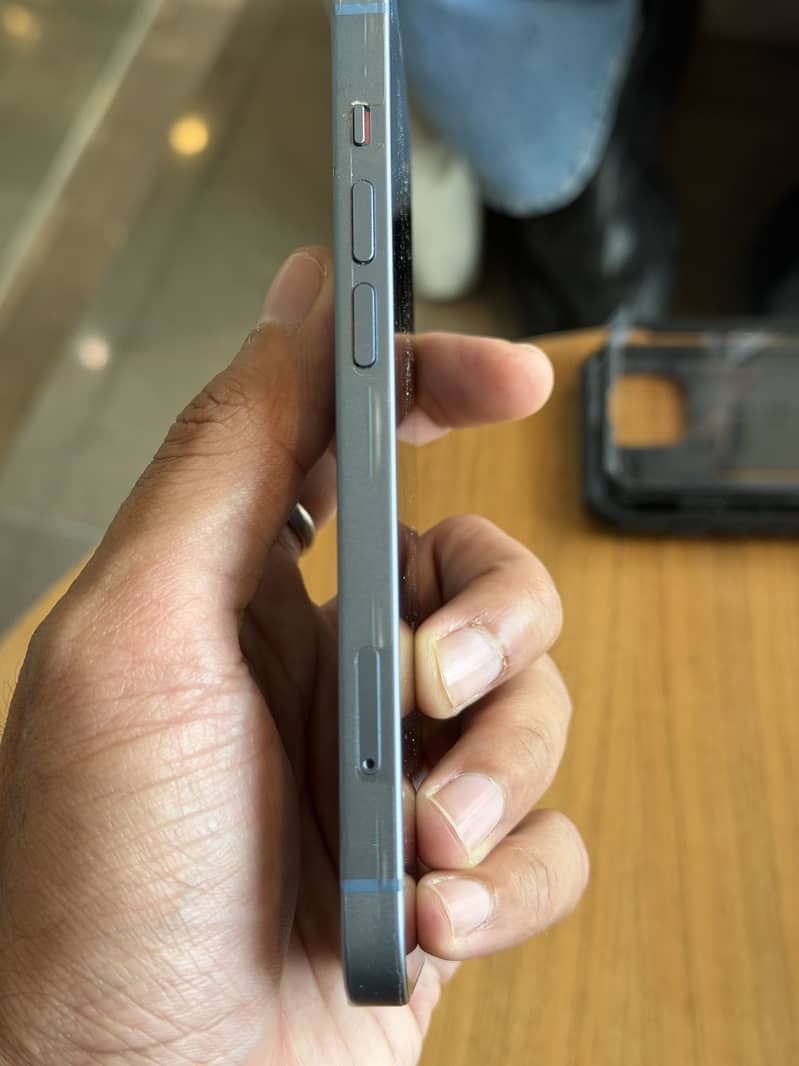 Apple iPhone 14 3