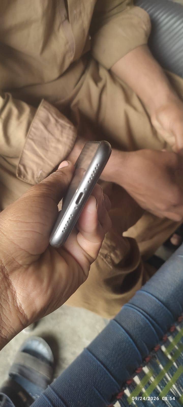 Apple iPhone 11 6