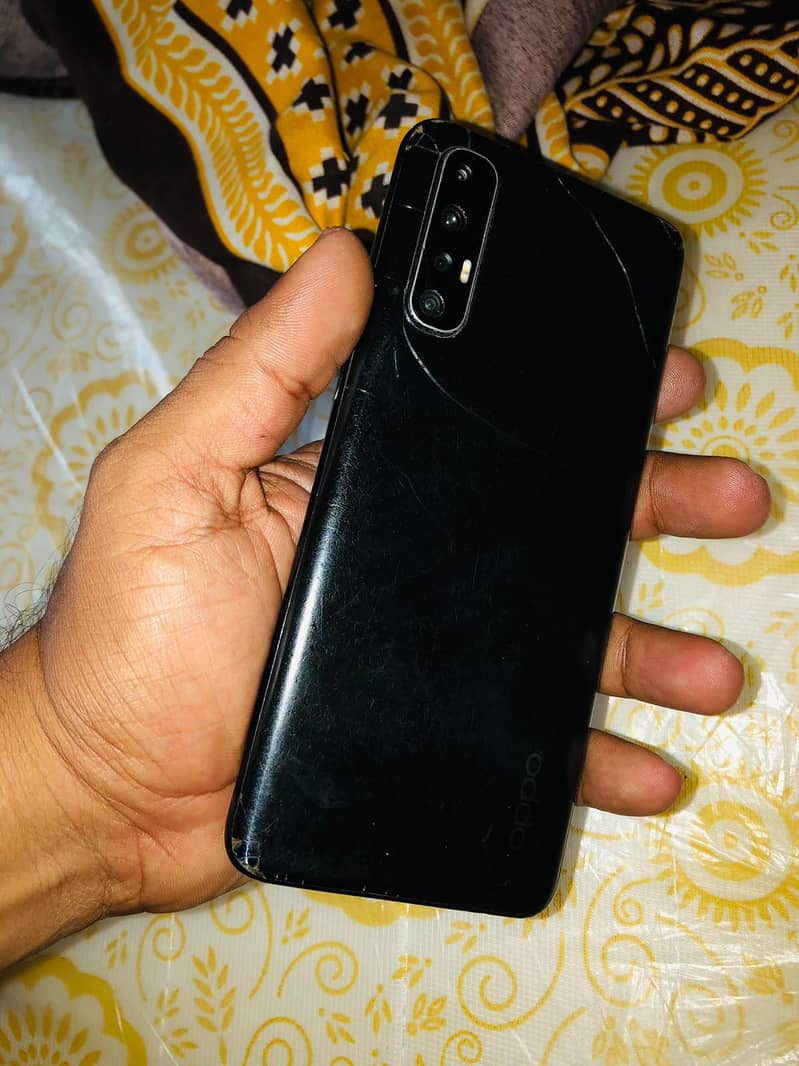 OPPO Reno 3