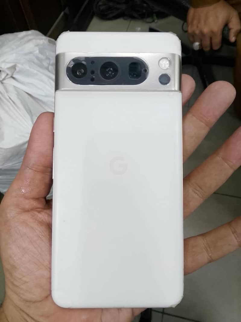 Google Pixel 8 Pro 2