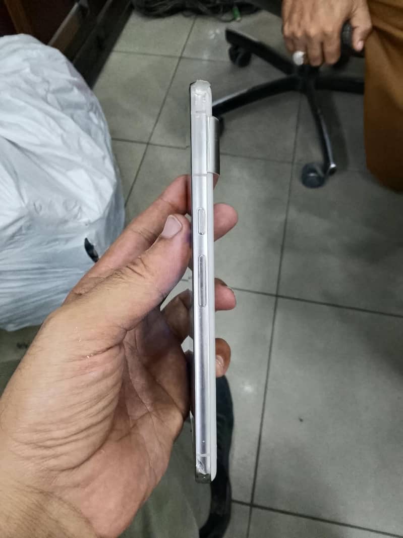 Google Pixel 8 Pro 3