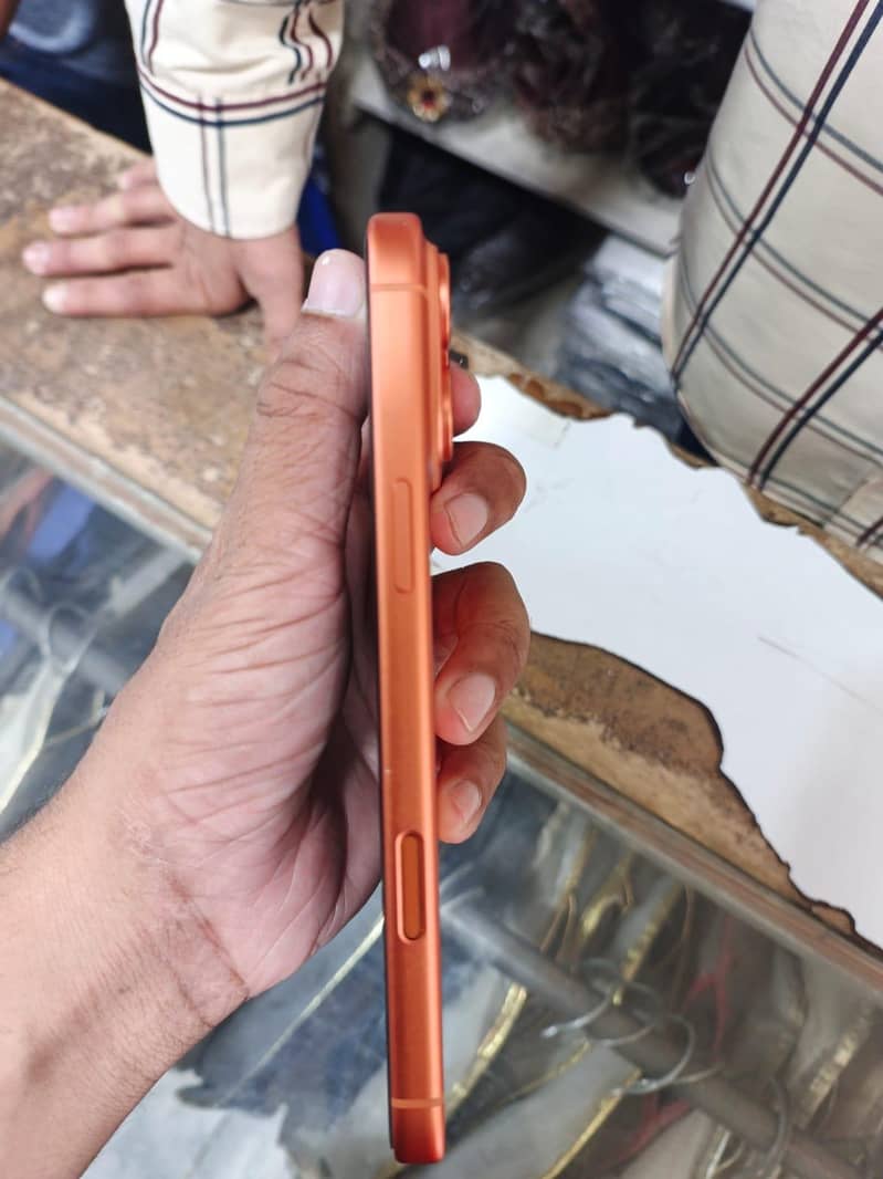 Apple iPhone 17 Pro Max 2