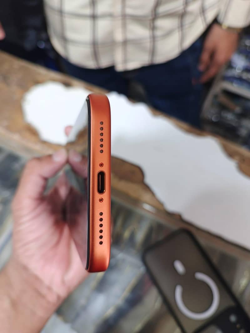 Apple iPhone 17 Pro Max 3