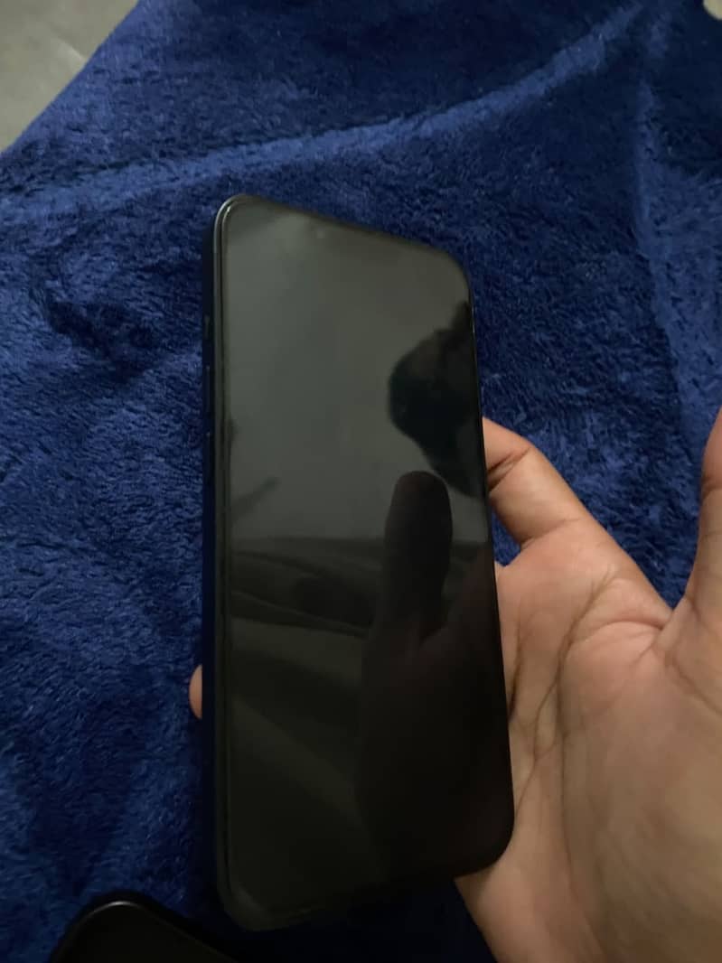 Apple iPhone 13 1