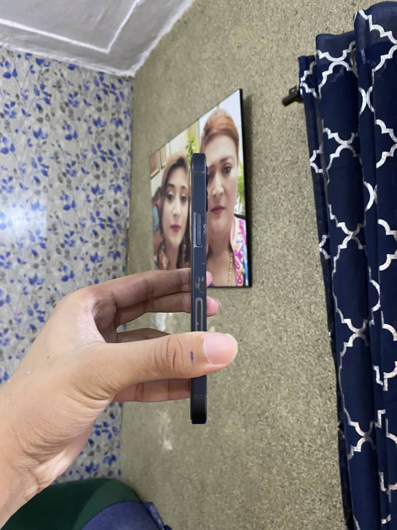 iPhone 12 2