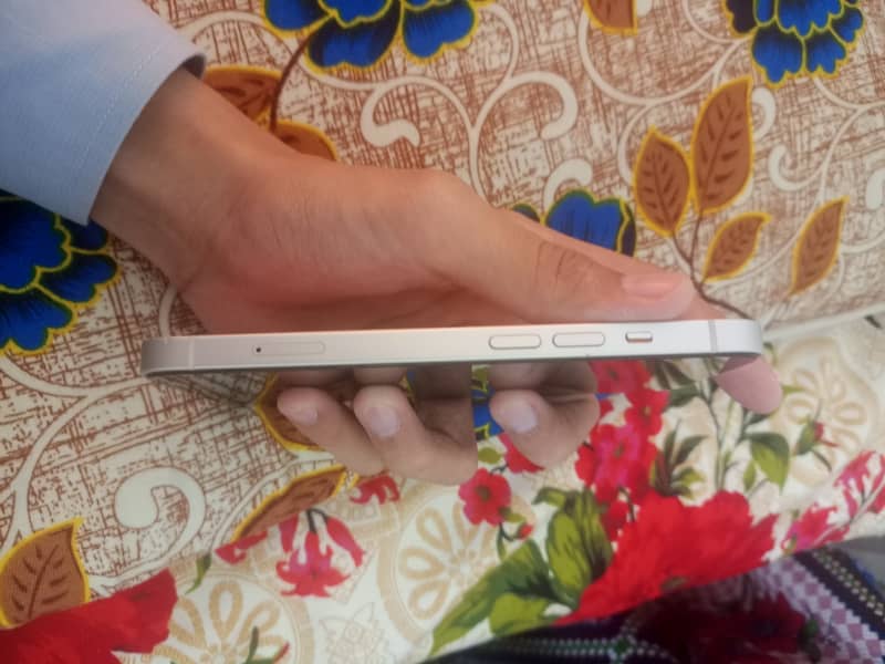 Apple iPhone 14 1