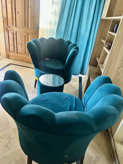 Set of 2 Coffee Chairs with Coffee Table – Excellent Condition