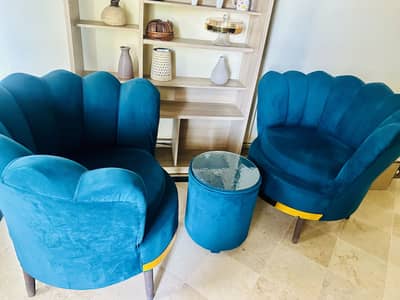 Set of 2 Coffee Chairs with Coffee Table – Excellent Condition