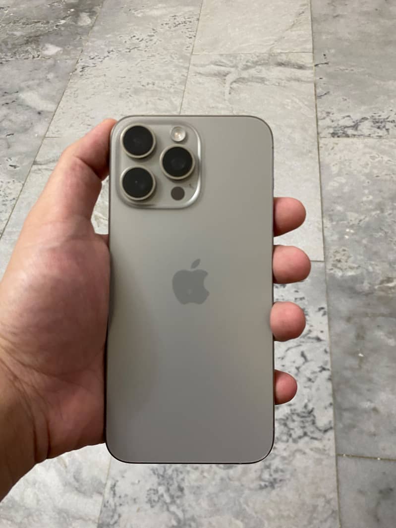 Apple iPhone 15 Pro Max 3