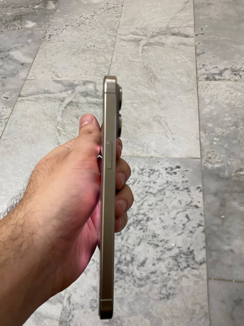 Apple iPhone 15 Pro Max 5