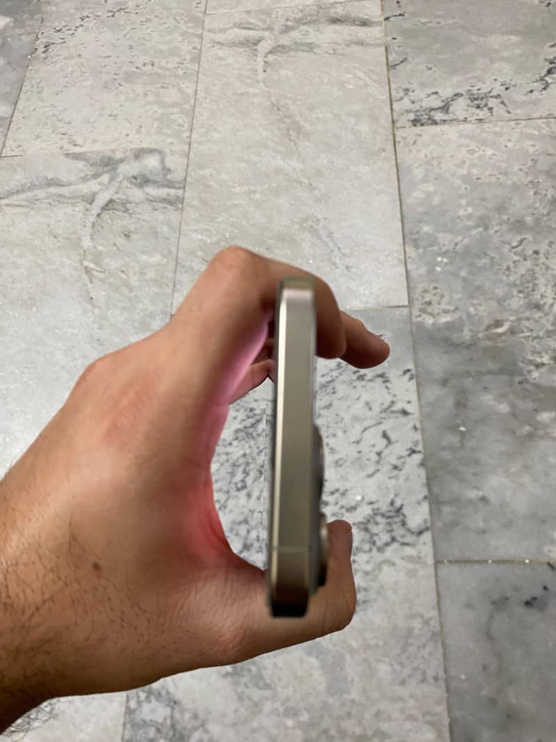 Apple iPhone 15 Pro Max 7