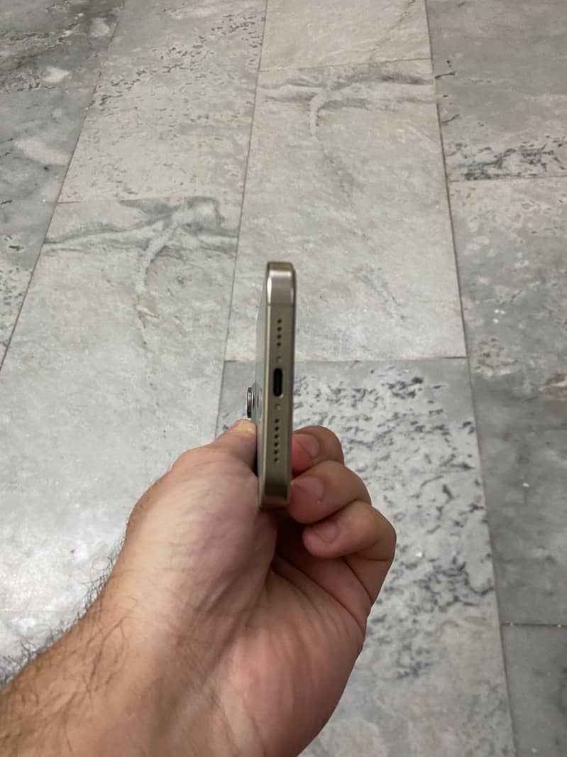 Apple iPhone 15 Pro Max 8