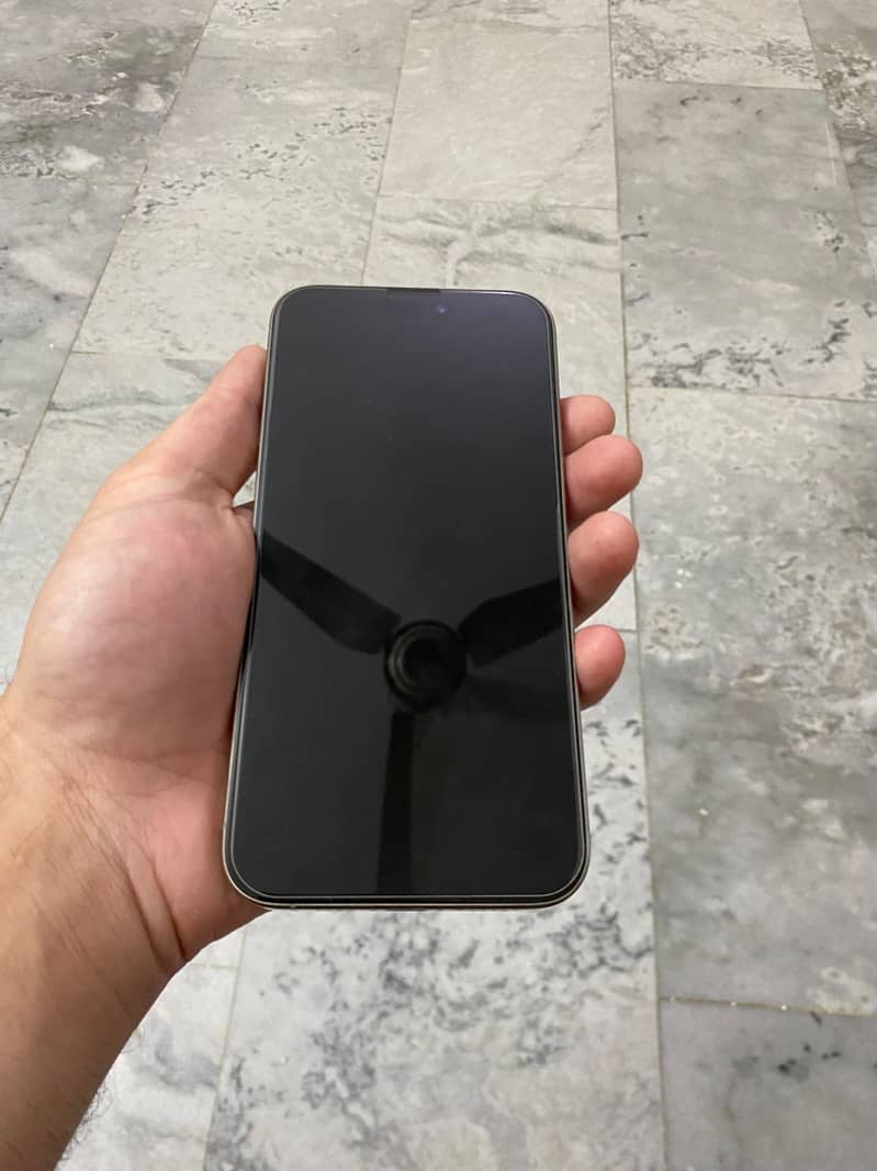 Apple iPhone 15 Pro Max 9
