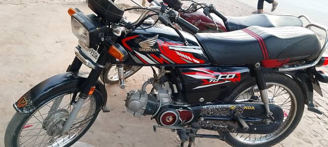Honda motorcycle 18 model black all documents ok khanpur w 03322921998