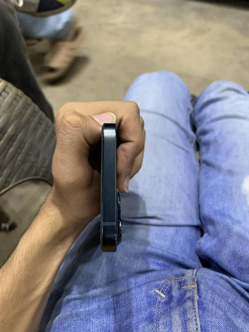 Apple iPhone 13 3
