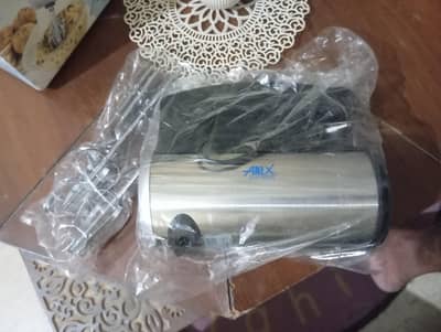 I m selling my anex deluxe hand mixer