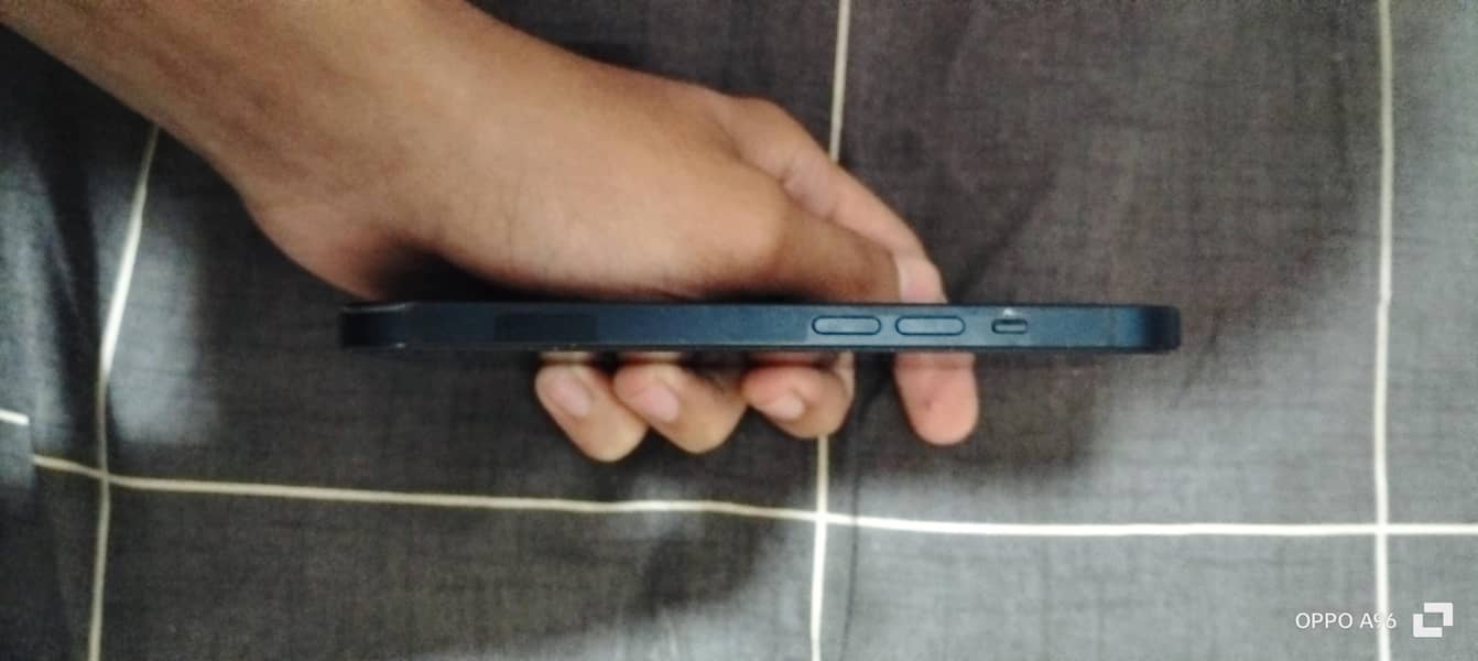 Apple iPhone 13 1