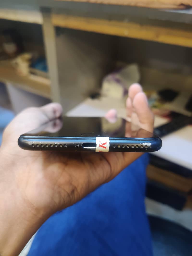 Apple iPhone 7 Plus 3