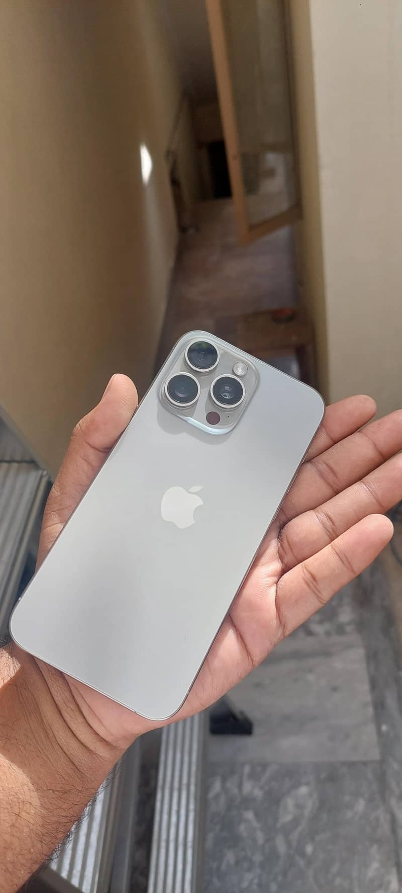 Apple iPhone 15 Pro Max 1