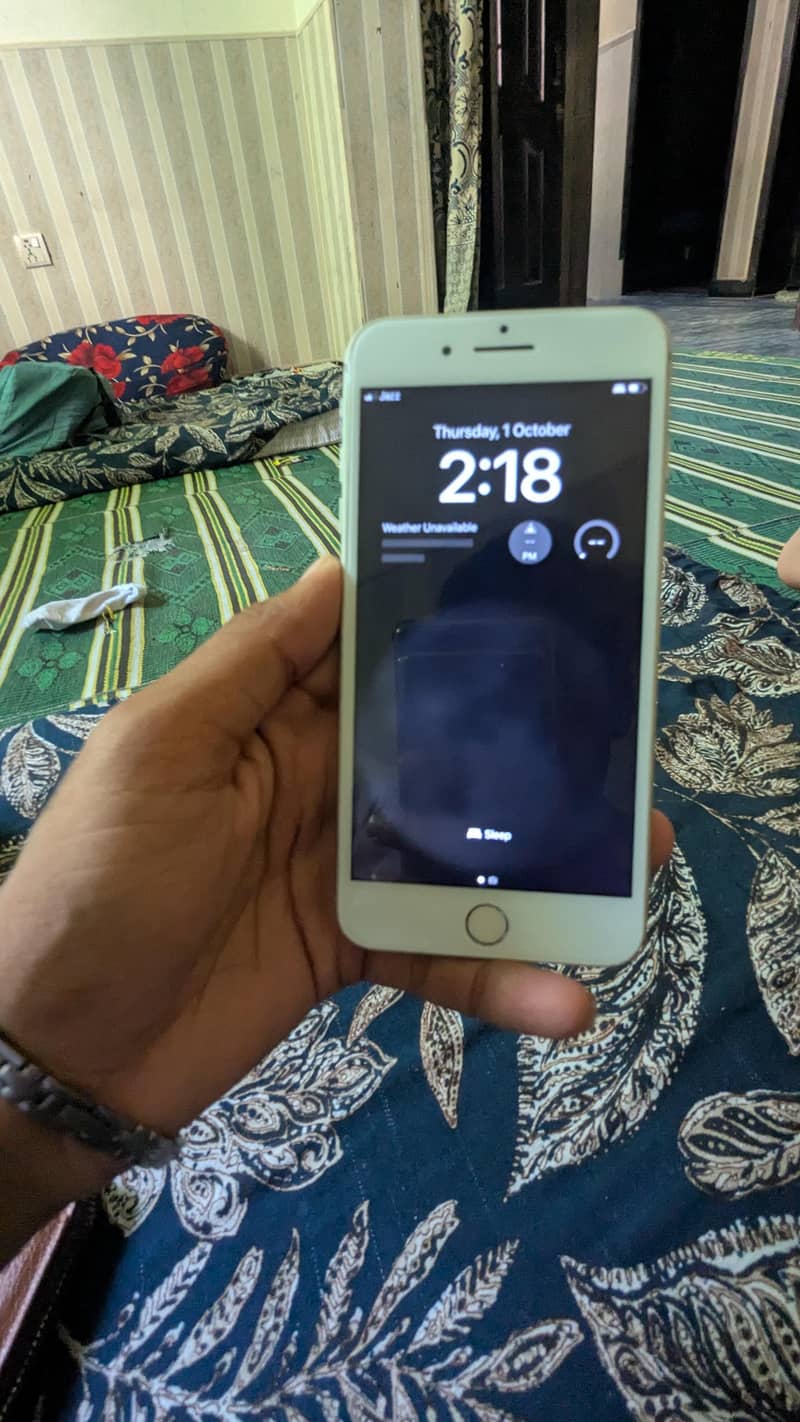 Apple iPhone 8 Plus 2