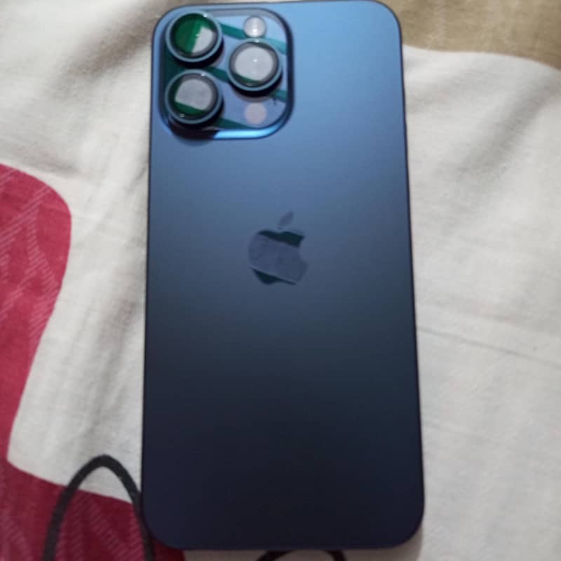 Apple iPhone 15 Pro Max 0