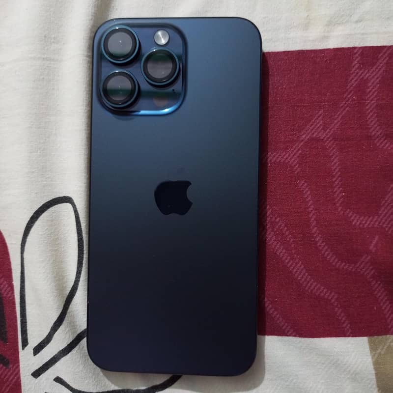 Apple iPhone 15 Pro Max 2