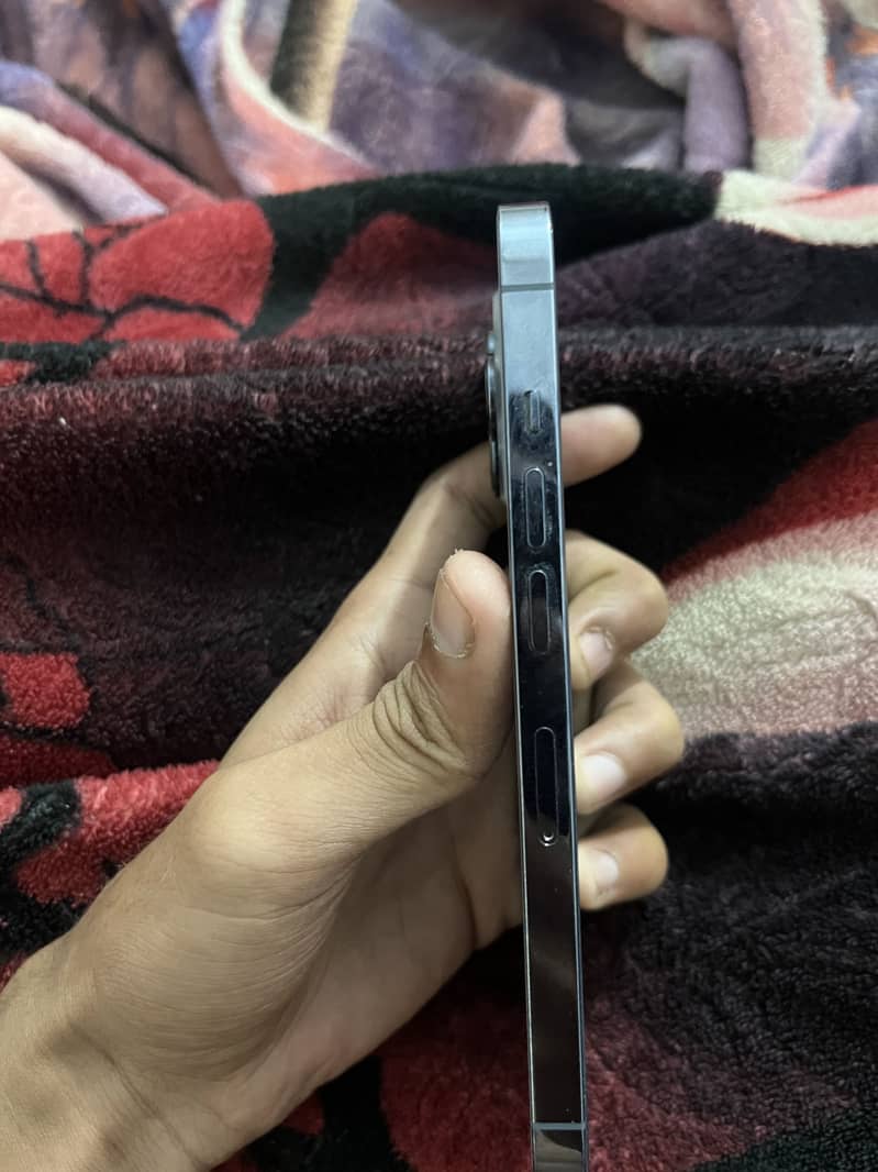 Apple iPhone 13 Pro 1