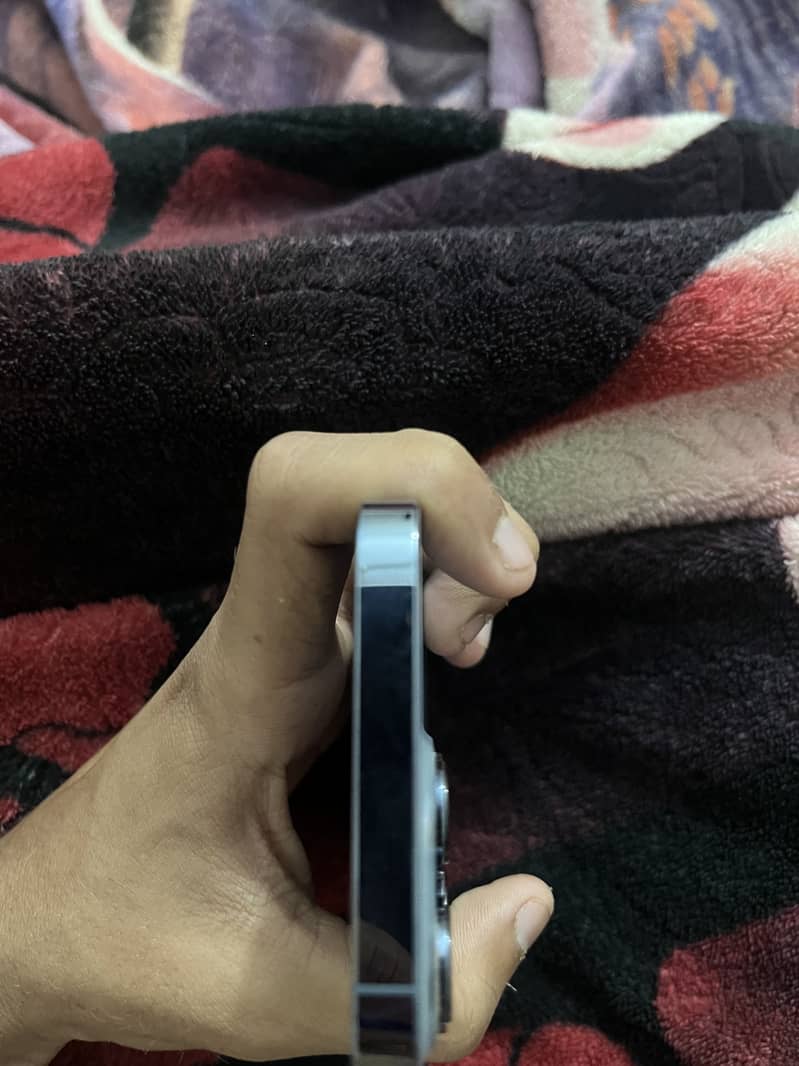 Apple iPhone 13 Pro 3