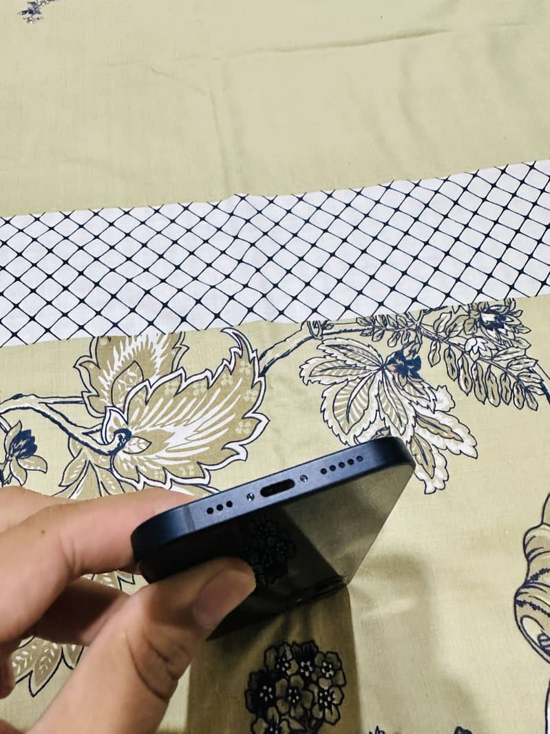 IPhone 12 6
