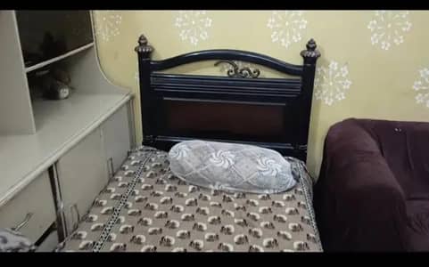 One single bed for Sale
