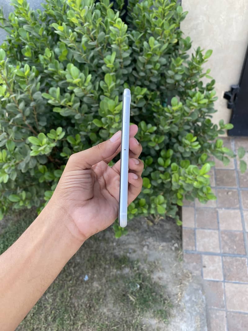 Apple iPhone SE 3