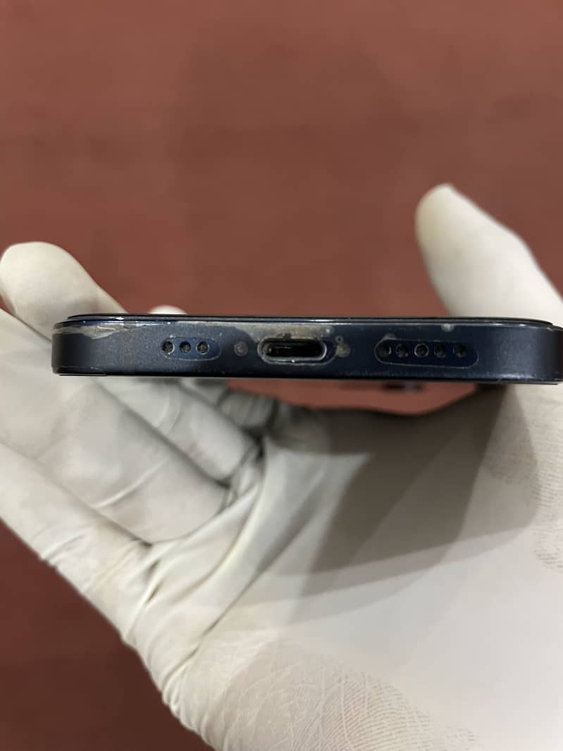Apple iPhone 12 3