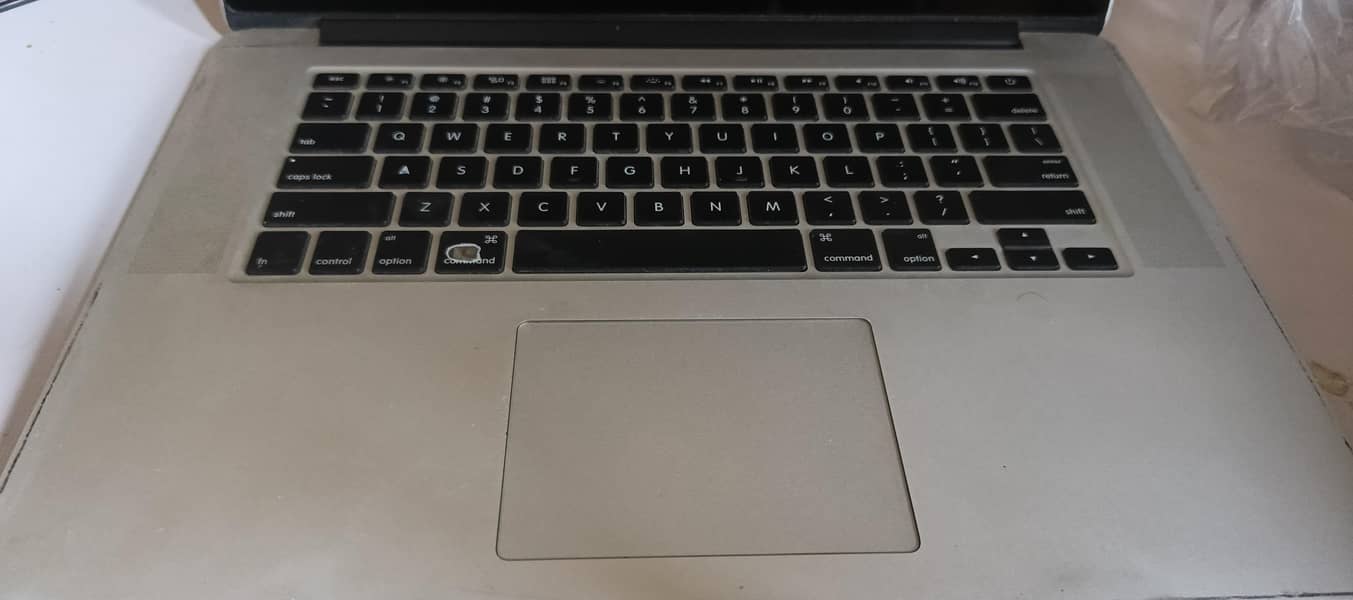 MacBook Pro - Mid-2015 5