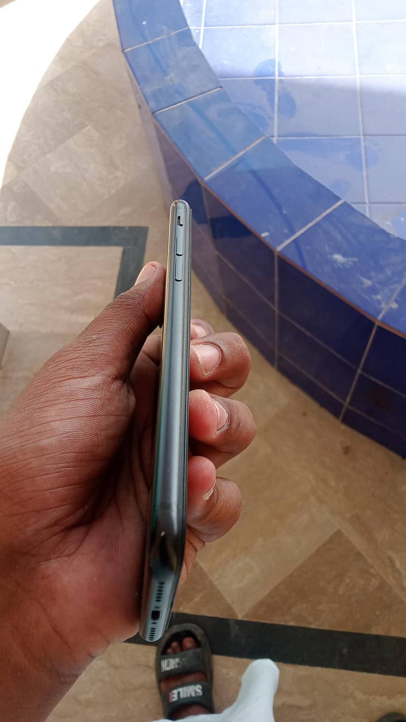 Apple iPhone SE 3