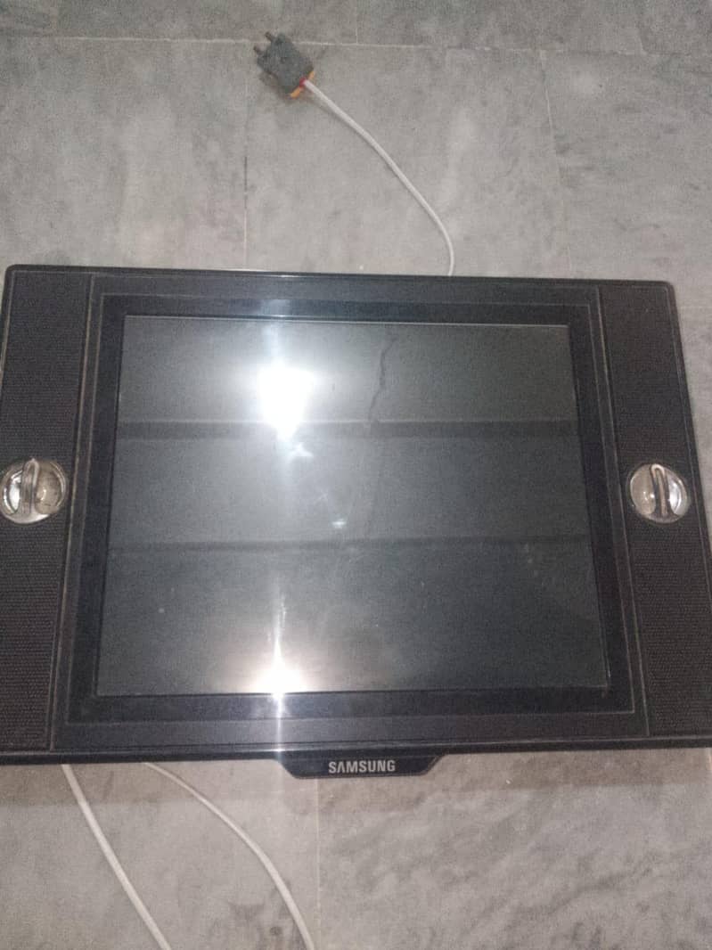 lcd 24 inch 2