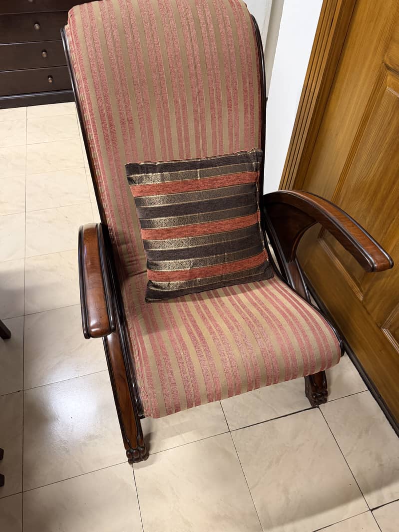 two singe sofas arm chair with table 0