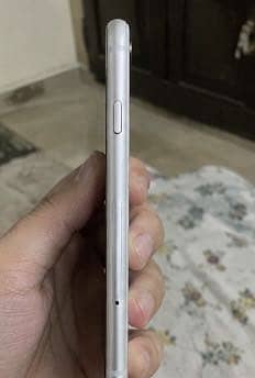 Apple iPhone SE