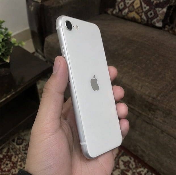 Apple iPhone SE 3