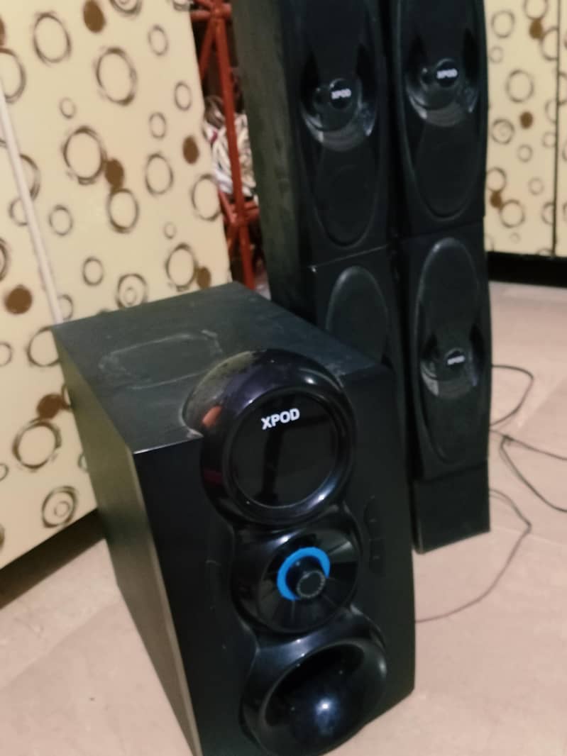 BLUETOOTH SPEAKER 1