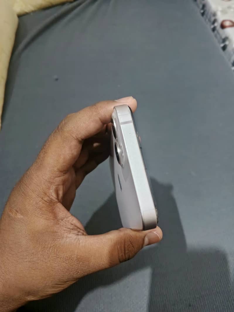 Apple iPhone 13 1