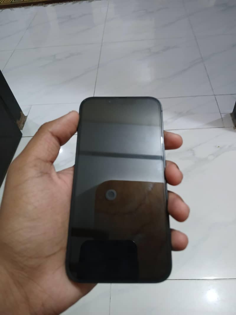 Apple iPhone 13 1