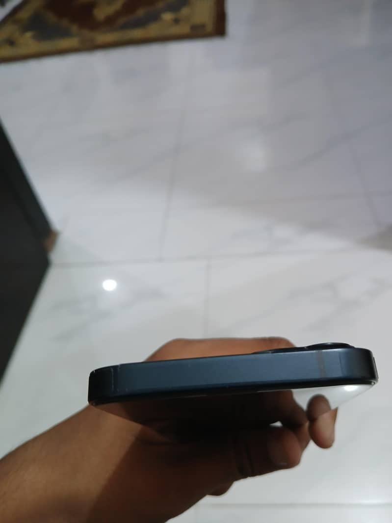 Apple iPhone 13 3