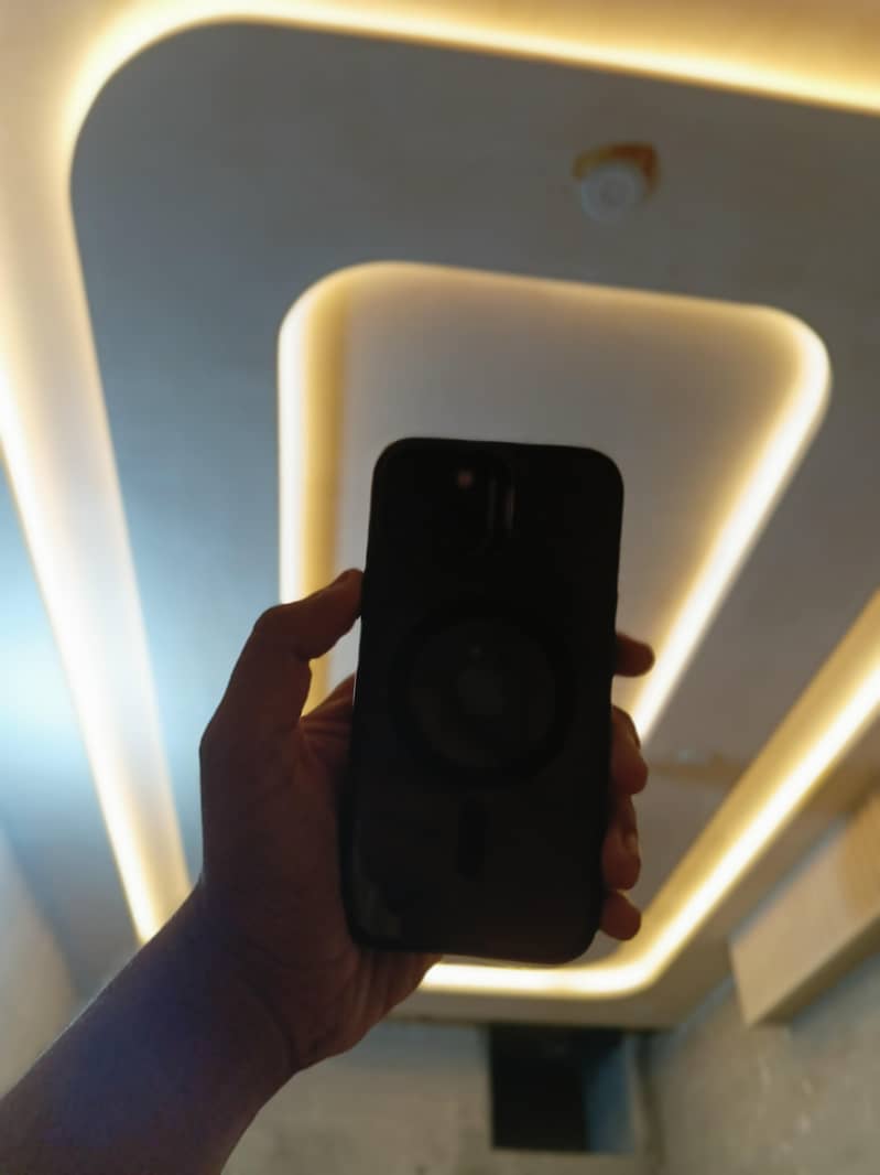 Apple iPhone 13 4