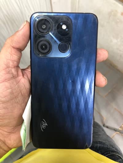 Itel v60 4+4/128 set and box official pta approved