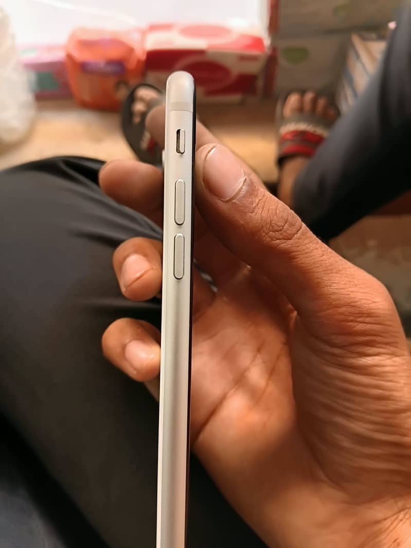 Apple iPhone SE 4
