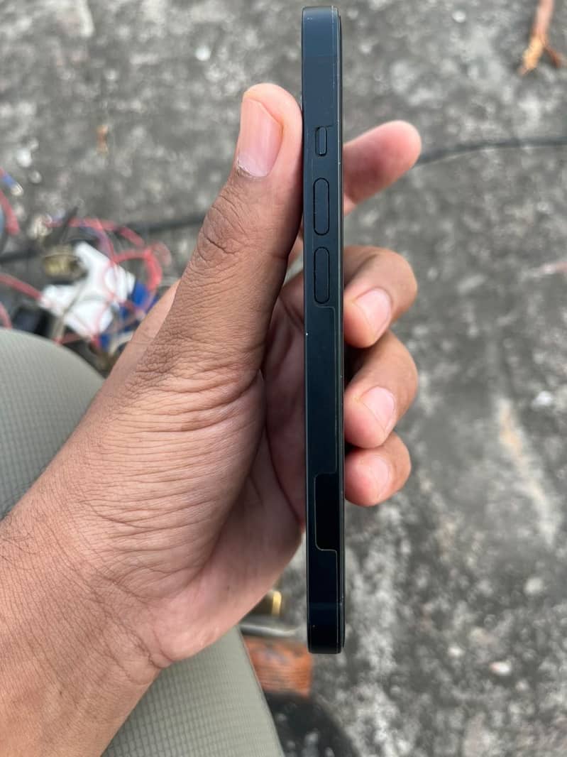 Apple iPhone 14 5