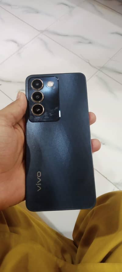 Vivo Y100