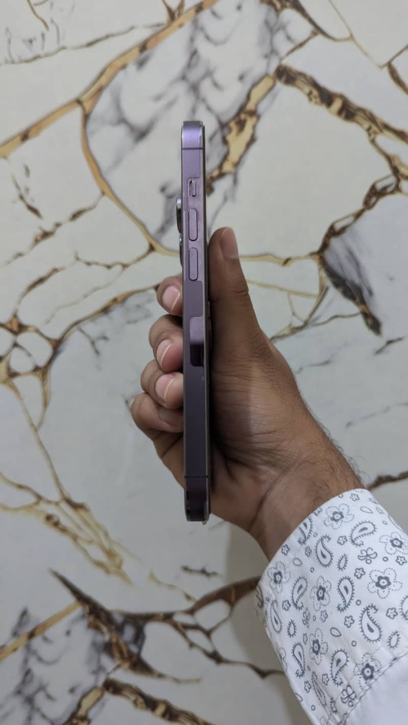 Apple iPhone 14 Pro 0